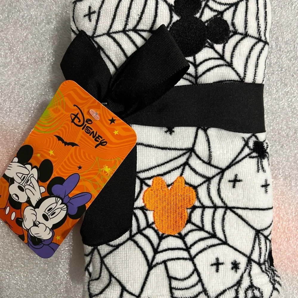 Disney Halloween Mickey and Minnie Spider Web Blanket